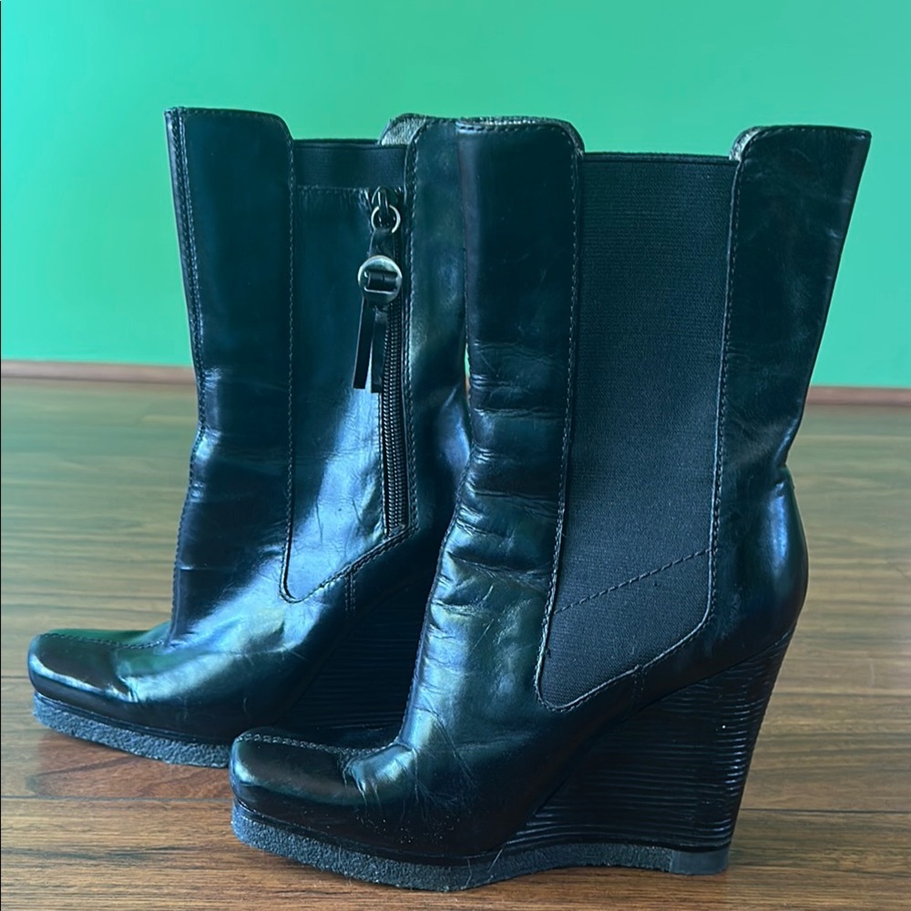 👢👢EUC Studio I Black Wedge Chelsea Boots👢👢